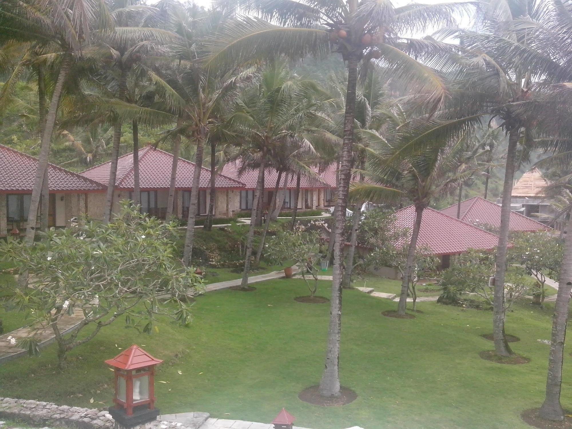 Queen Of The South Beach Resort Yogyakarta Exterior foto